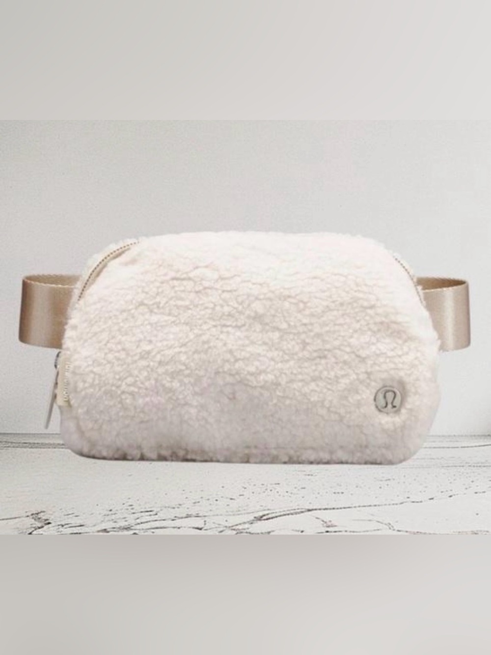 lululemon Everywhere Belt Bag Plush Fleece 1L Bone Silver NWT Retired Rare Color